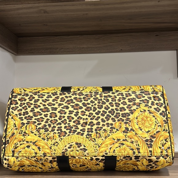 🔥Versace 2Way Travel Bag 🔥 - Picture 9 of 16